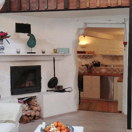 Maison De Vacances Atypique Pouzolles Zewnętrze zdjęcie