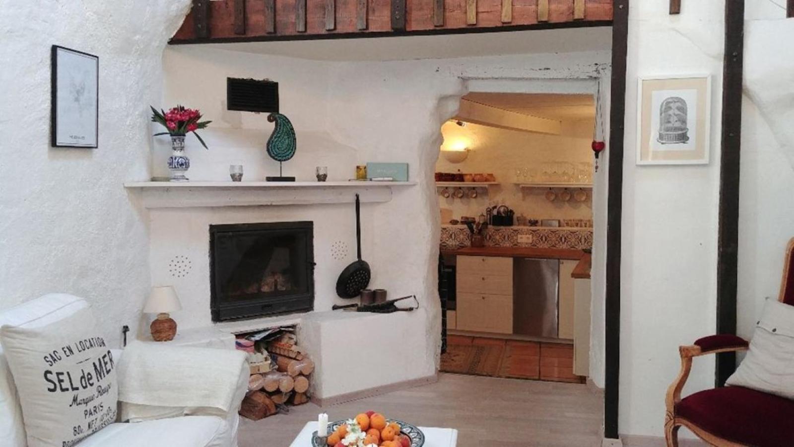 Maison De Vacances Atypique Pouzolles Zewnętrze zdjęcie